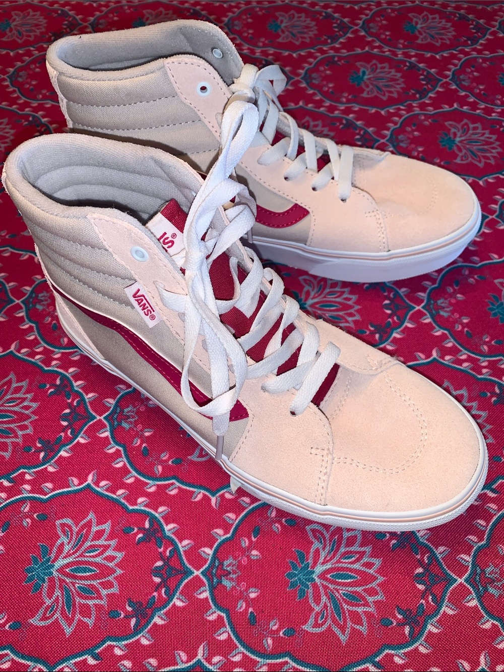 NWT Women’s Vans Sneakers, Filmore Hi Platform Sz 6, multi.
